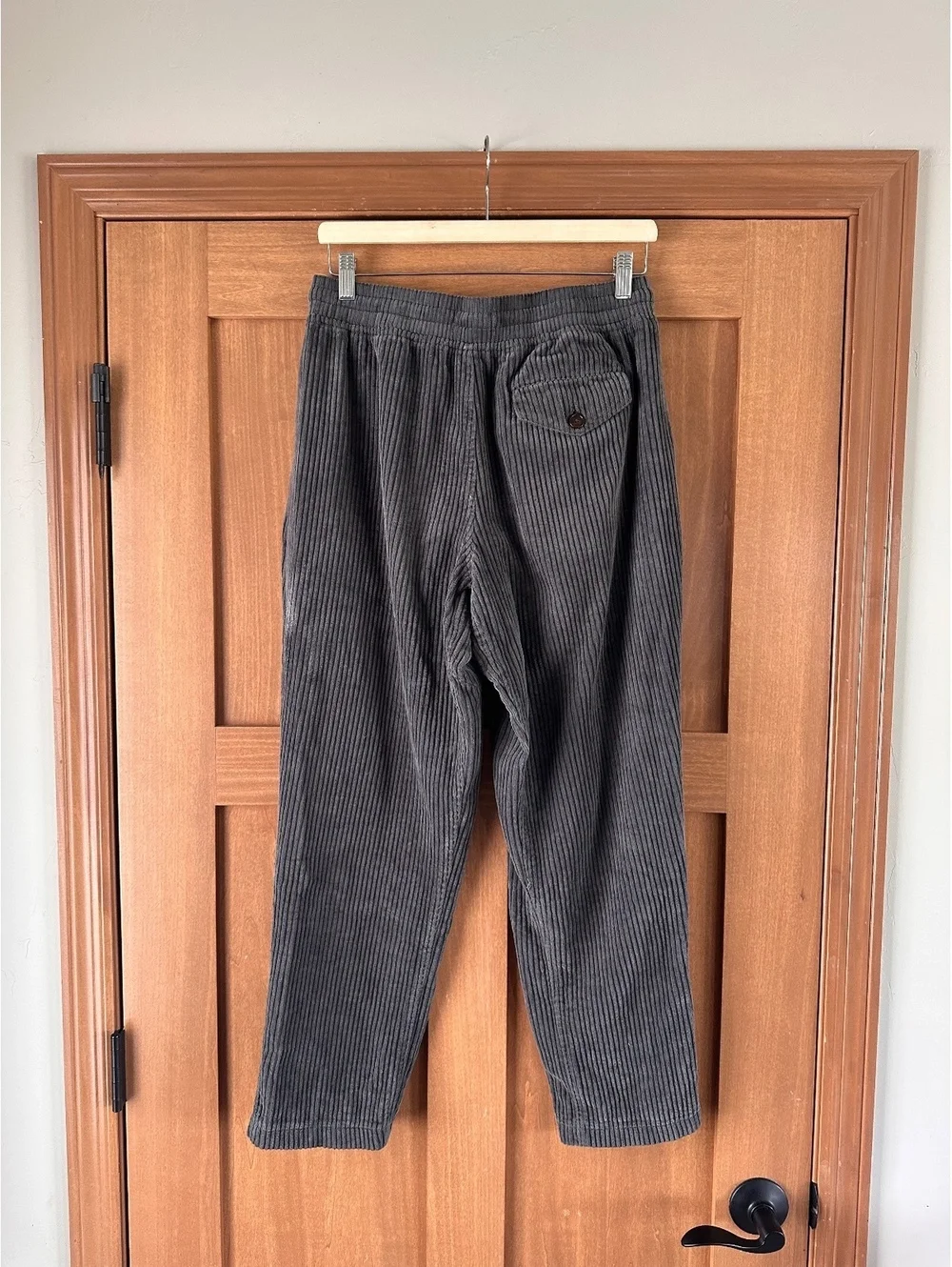 Elwood Corduroy Traveler Pant Charcoal Gray Men’s size Small